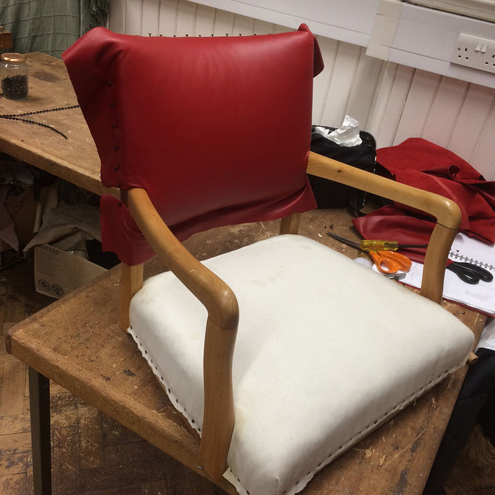 Upholstery-retro-leather-chair